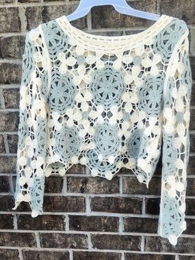 Hem & Thread Crochet Openwork Sweater in Cream and Gray